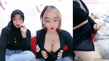 Cewek Cantik Ngebet Colmek WOT Lumer poster